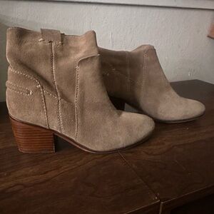 Vince Camuto Women's Tan Suede Ankle Boots